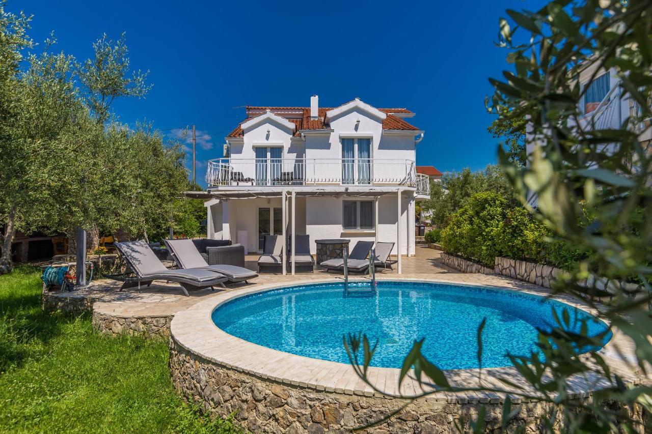 Holiday Home Olive Garden Brzac Экстерьер фото