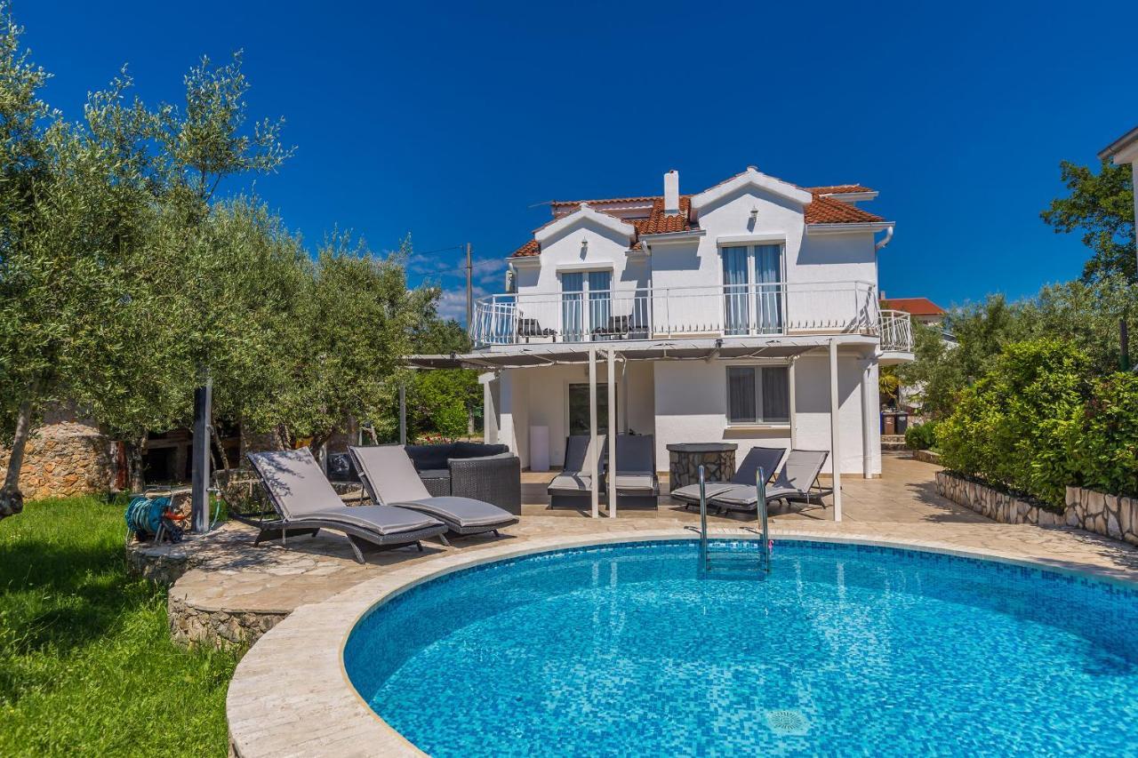 Holiday Home Olive Garden Brzac Экстерьер фото