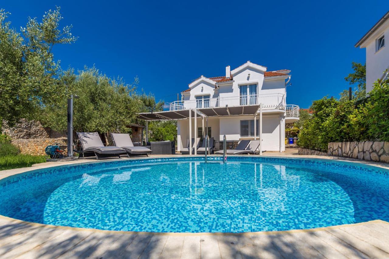 Holiday Home Olive Garden Brzac Экстерьер фото