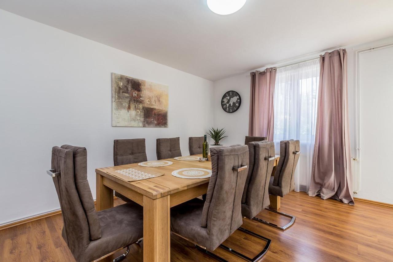 Holiday Home Olive Garden Brzac Экстерьер фото