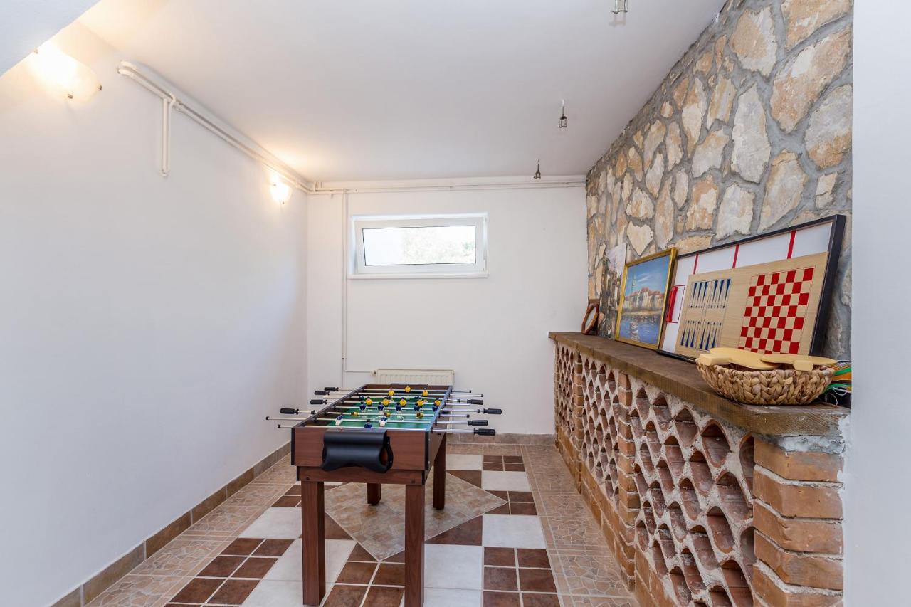 Holiday Home Olive Garden Brzac Экстерьер фото