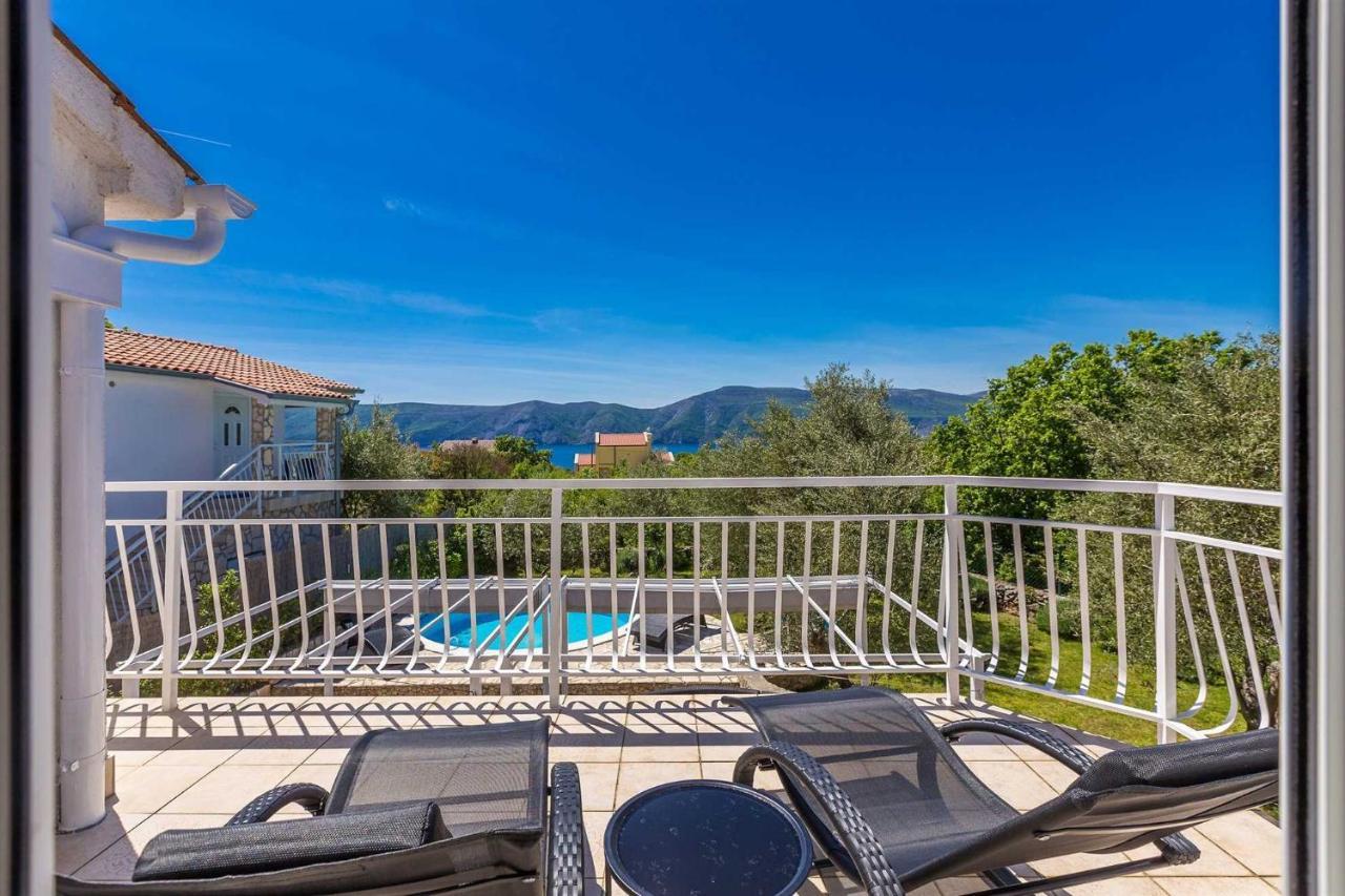 Holiday Home Olive Garden Brzac Экстерьер фото
